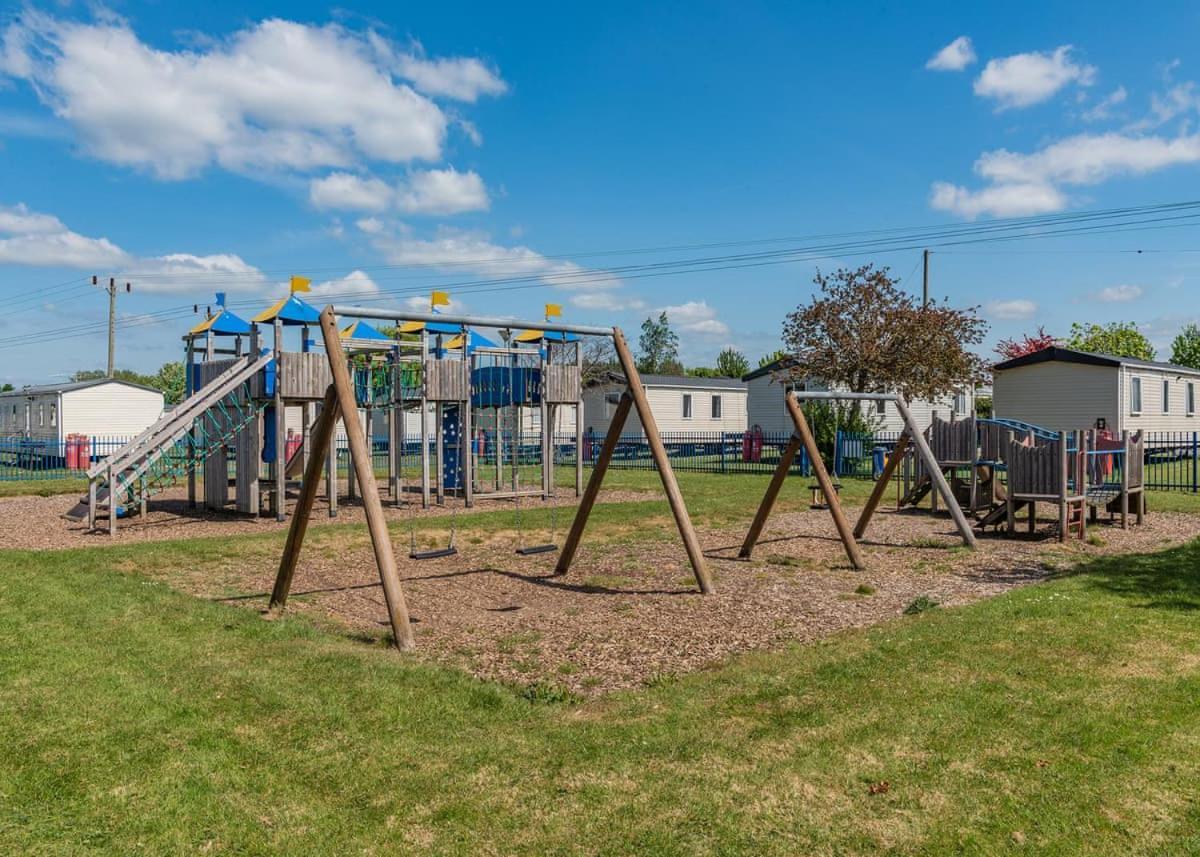 Riverside Caravan Holiday Park Богнър Реджис Екстериор снимка